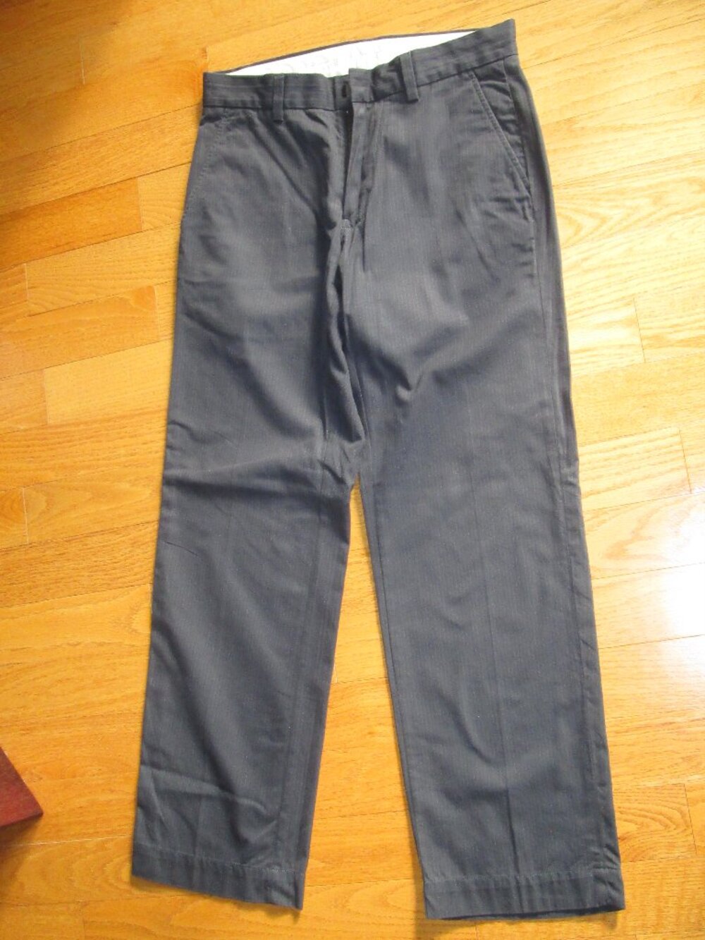 NWOT Men's Gap Gray Striped 100% Cotton Relaxed Fit Pants Size 30/30